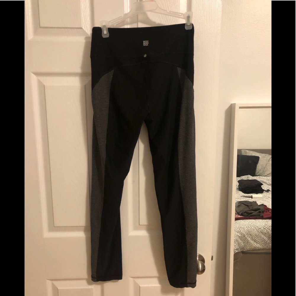 Black workout leggings